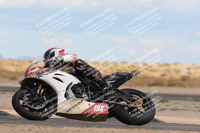 media/Nov-16-2025-Race Pace (Sun) [[8c5fa54630]]/Verified Riders/9-Turn 16 (150pm)/